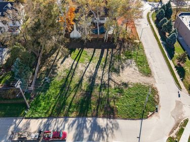 201 S 71st Street, Omaha, NE 68132