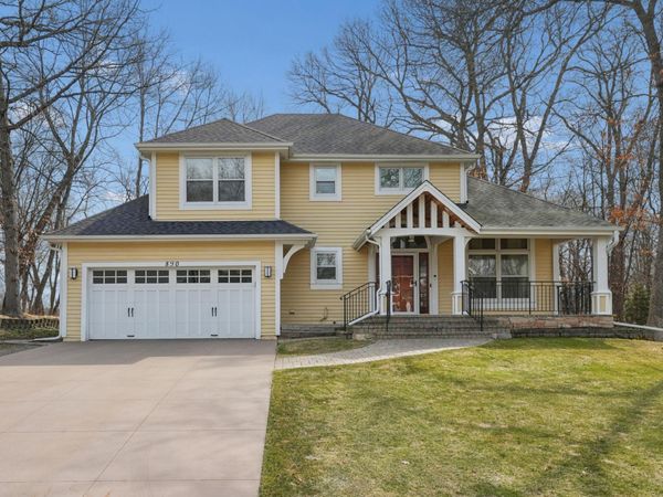 890 Fernbrook Lane N, Plymouth, MN 55447