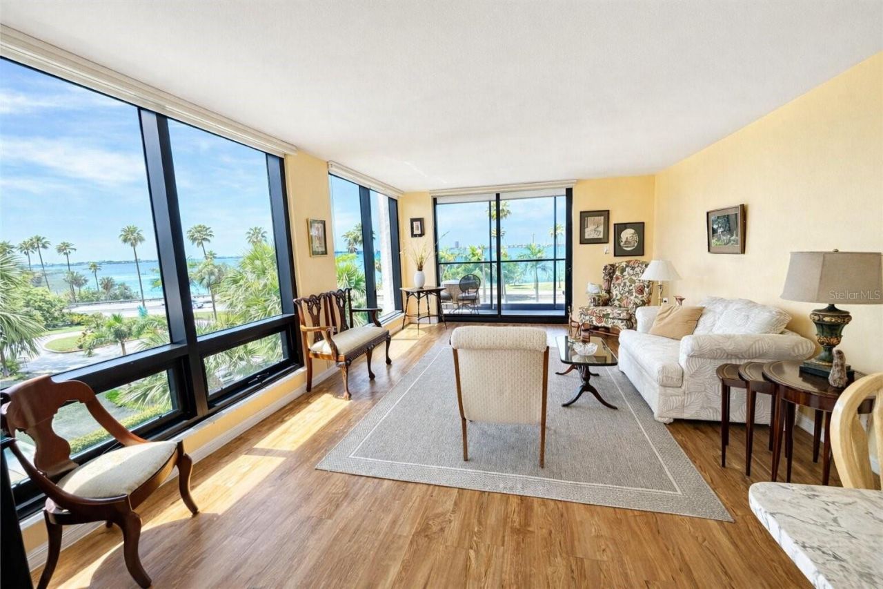 707 S Gulfstream Avenue, Unit 307, Sarasota, FL 34236 Photo