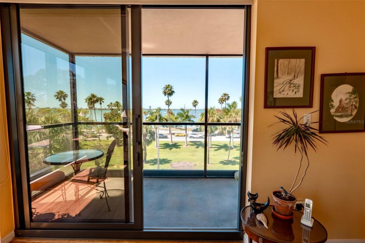 707 S Gulfstream Avenue, Unit 307, Sarasota, FL 34236 Photo