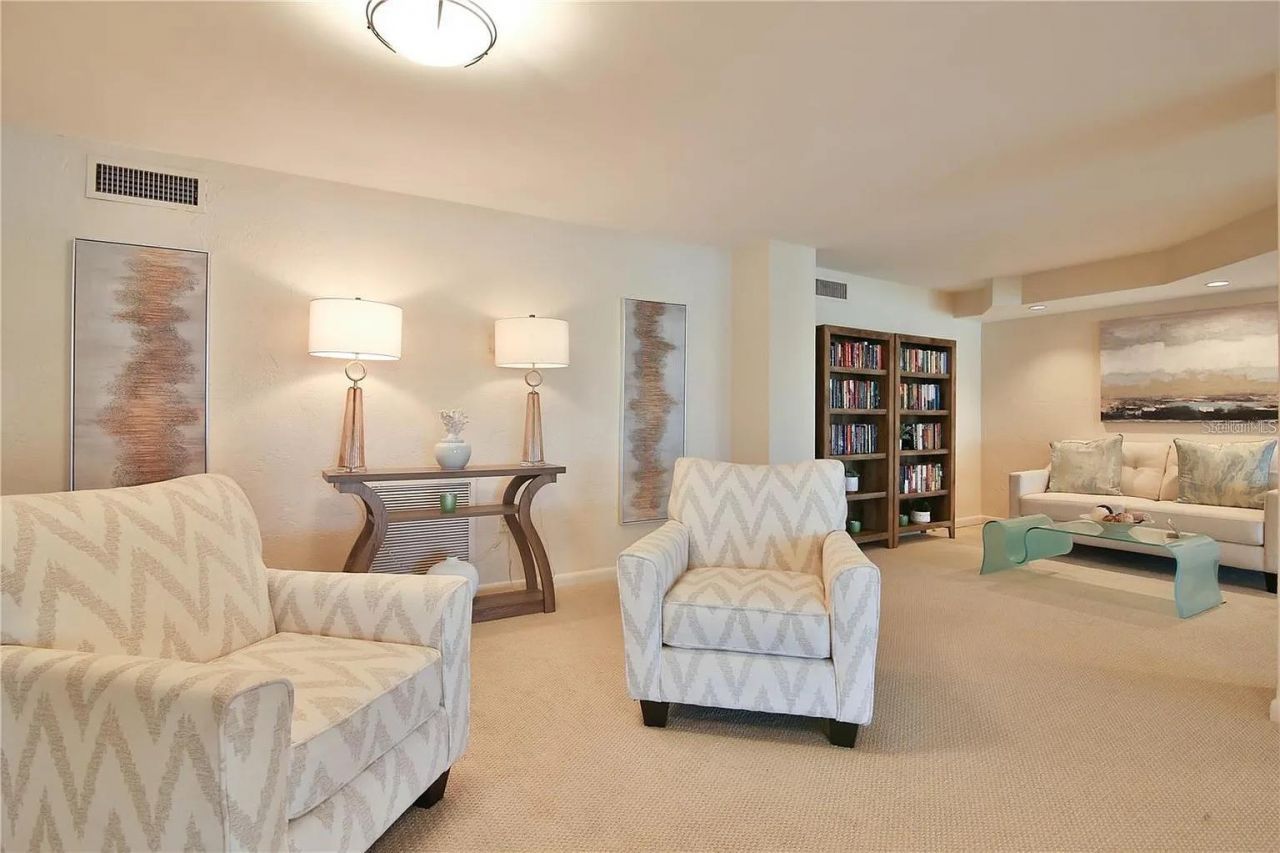 707 S Gulfstream Avenue, Unit 307, Sarasota, FL 34236 Photo