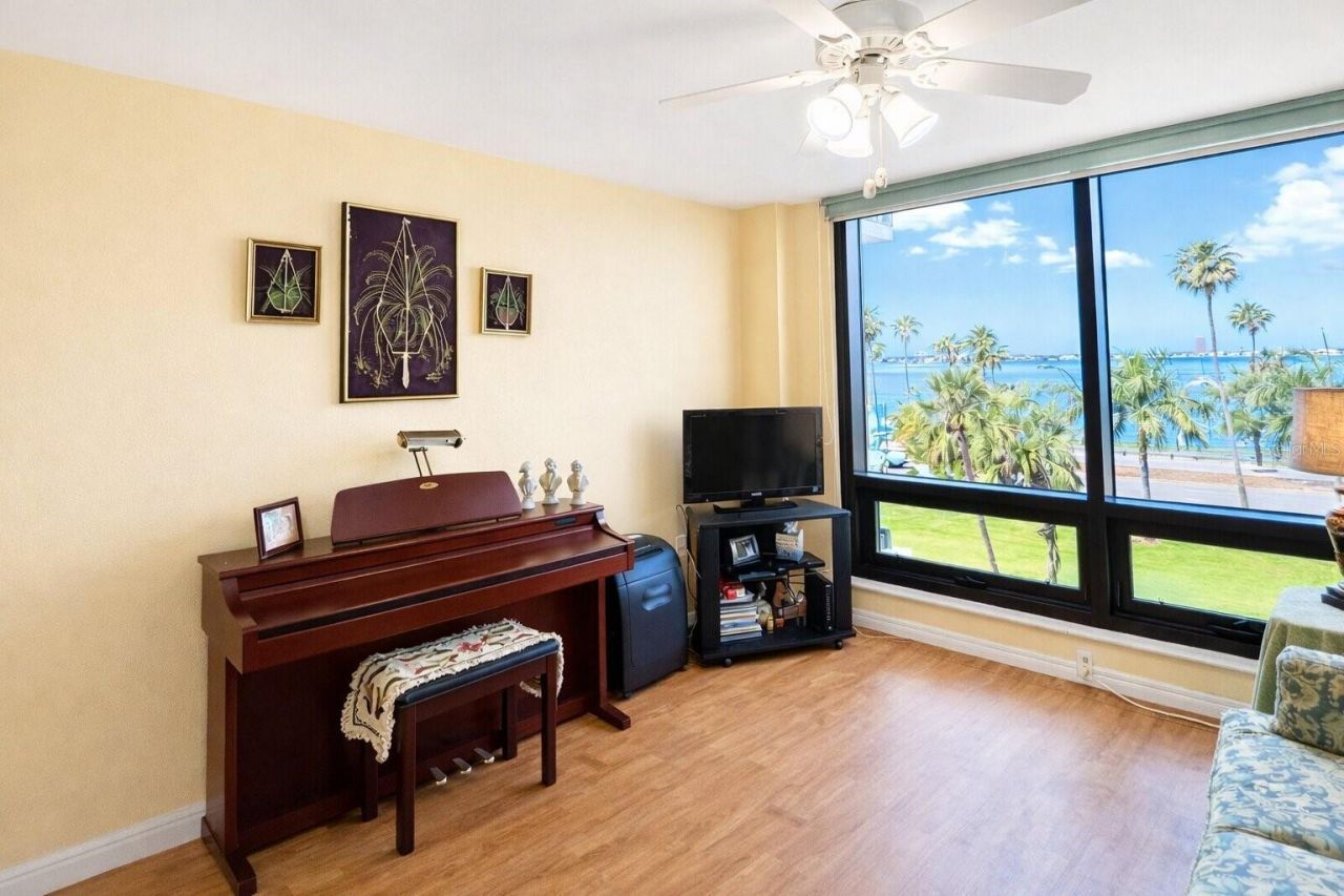 707 S Gulfstream Avenue, Unit 307, Sarasota, FL 34236 Photo
