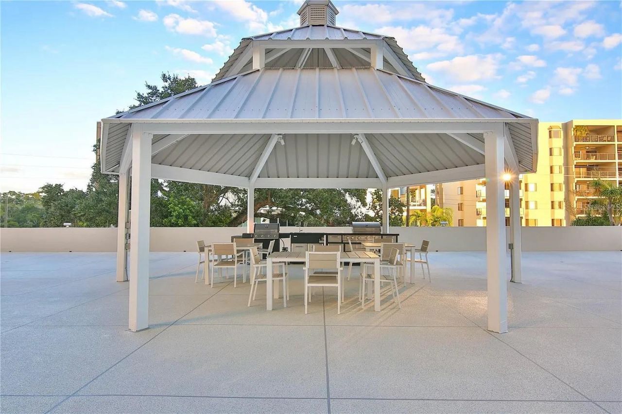 707 S Gulfstream Avenue, Unit 307, Sarasota, FL 34236 Photo