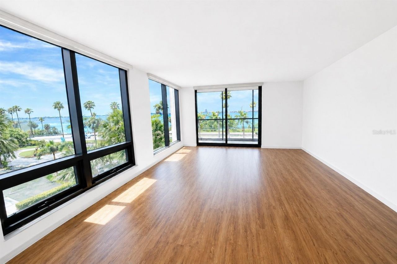 707 S Gulfstream Avenue, Unit 307, Sarasota, FL 34236 Photo