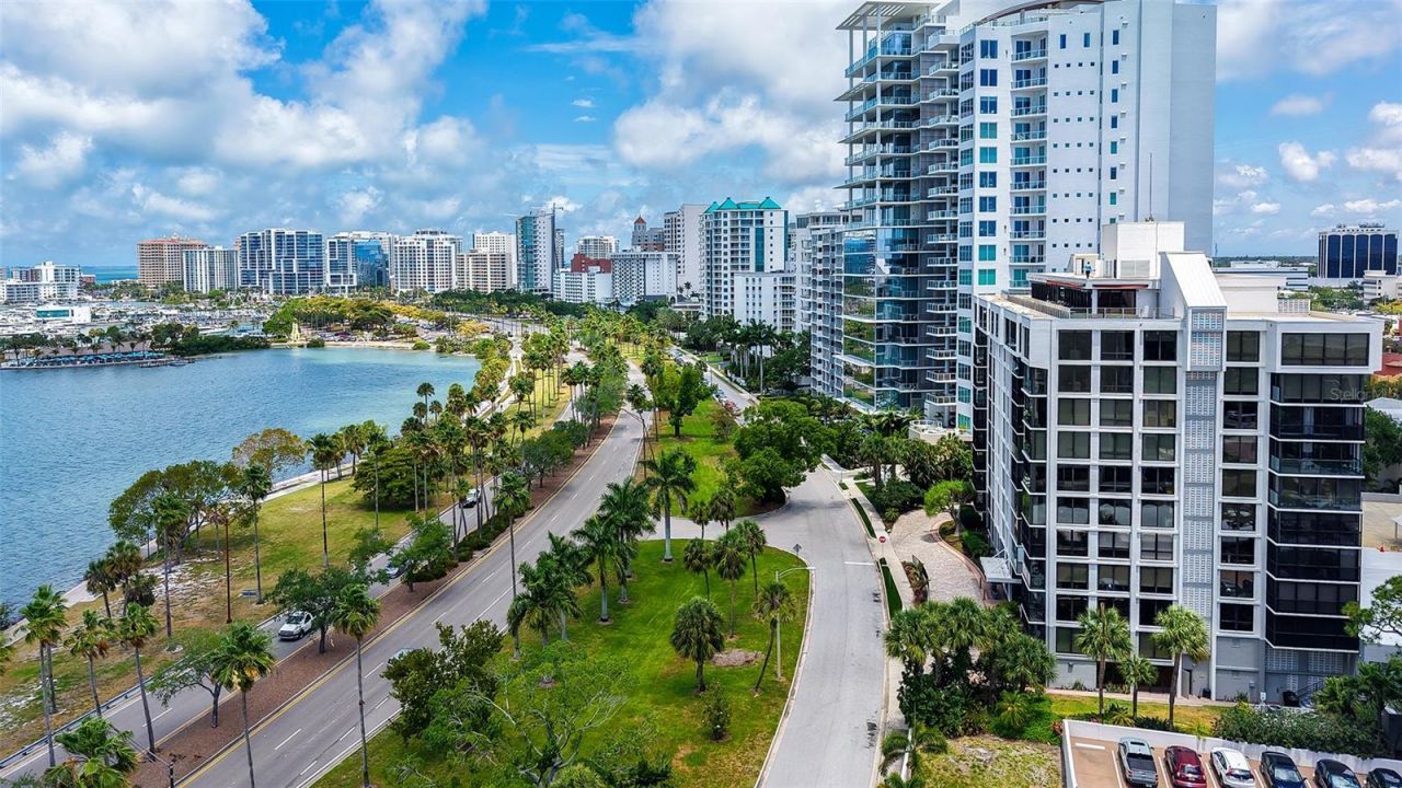 707 S Gulfstream Avenue, Unit 307, Sarasota, FL 34236 Photo