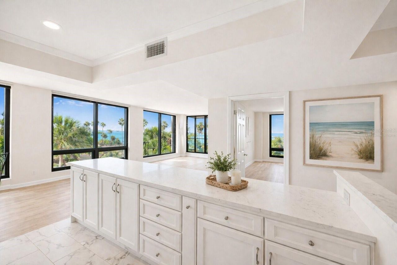 707 S Gulfstream Avenue, Unit 307, Sarasota, FL 34236 Photo