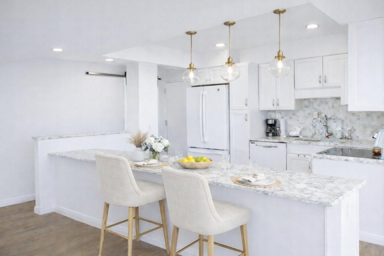 707 S Gulfstream Avenue, Unit 307, Sarasota, FL 34236 Photo