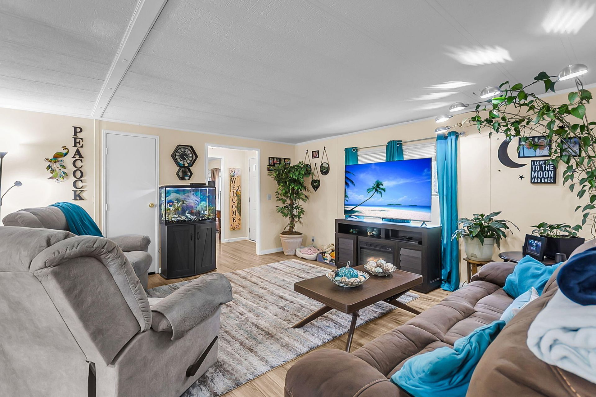 395 Embassy Drive Photo 22