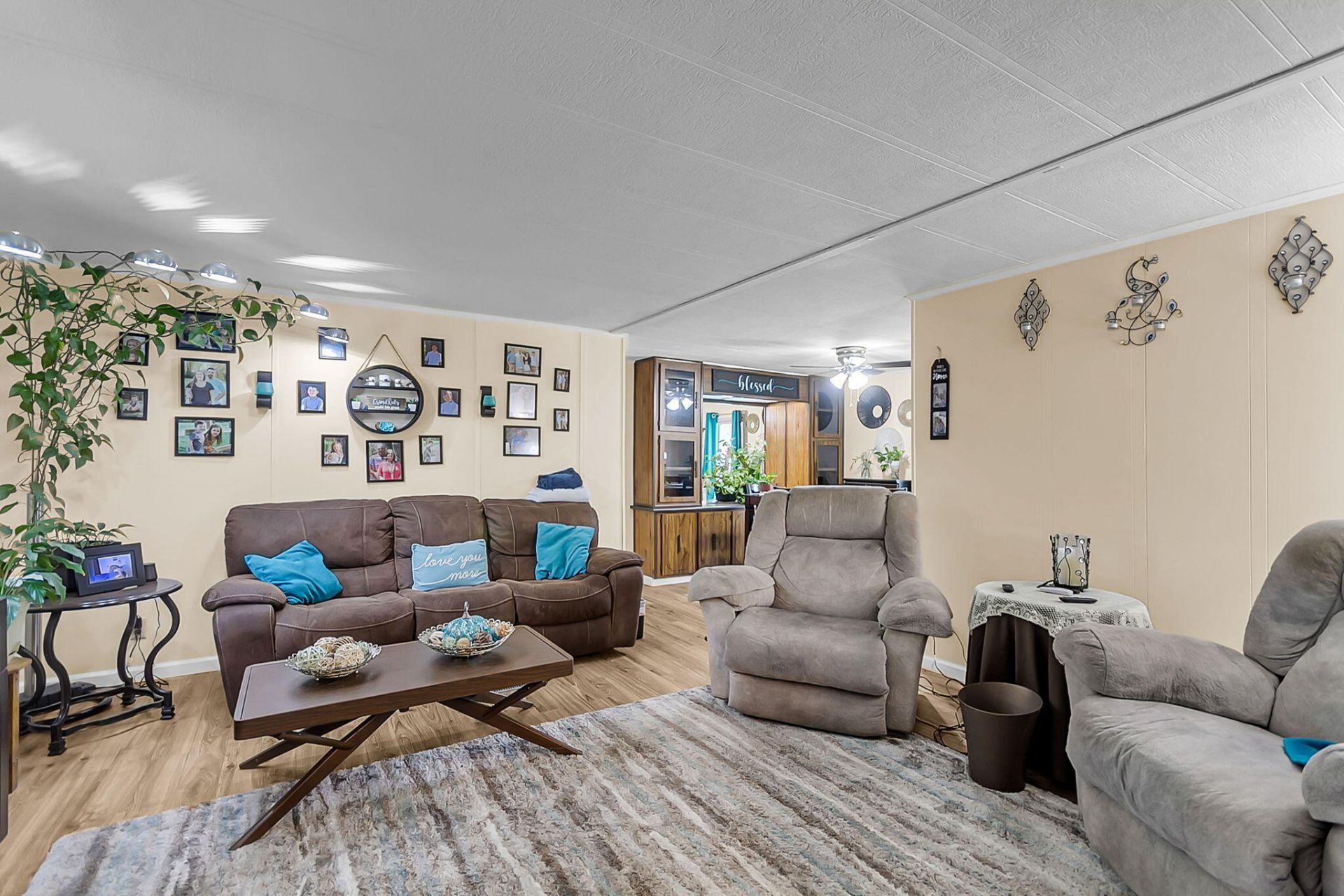 395 Embassy Drive Photo 24