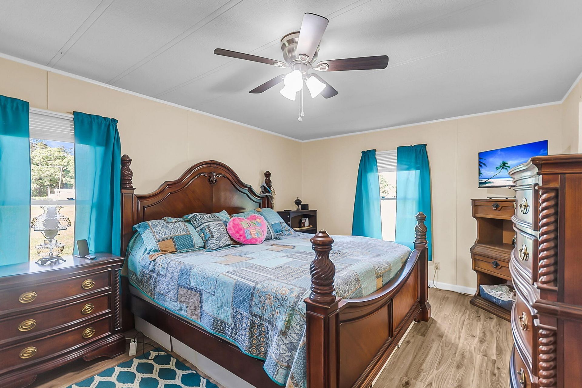 395 Embassy Drive Photo 25