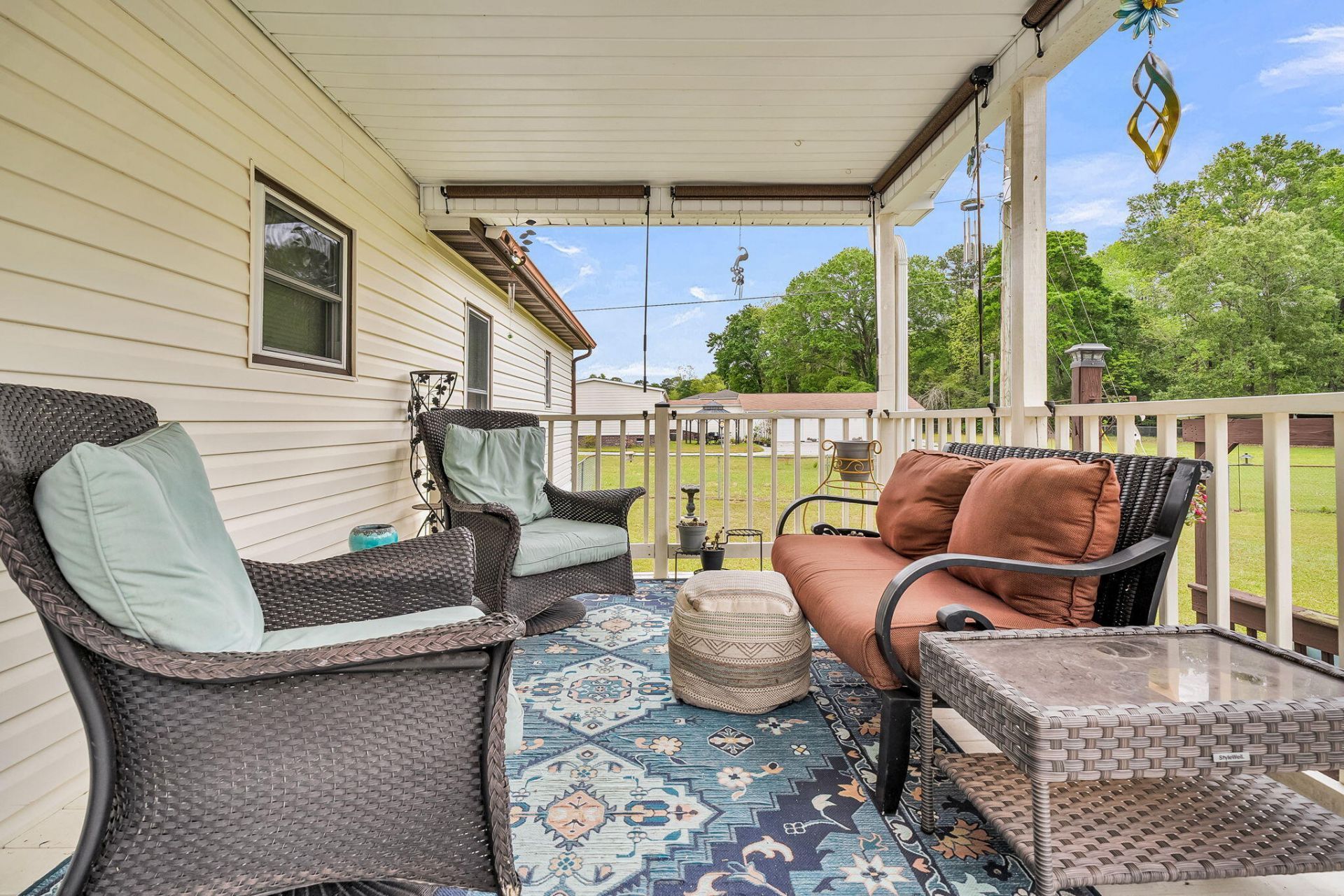 395 Embassy Drive Photo 31