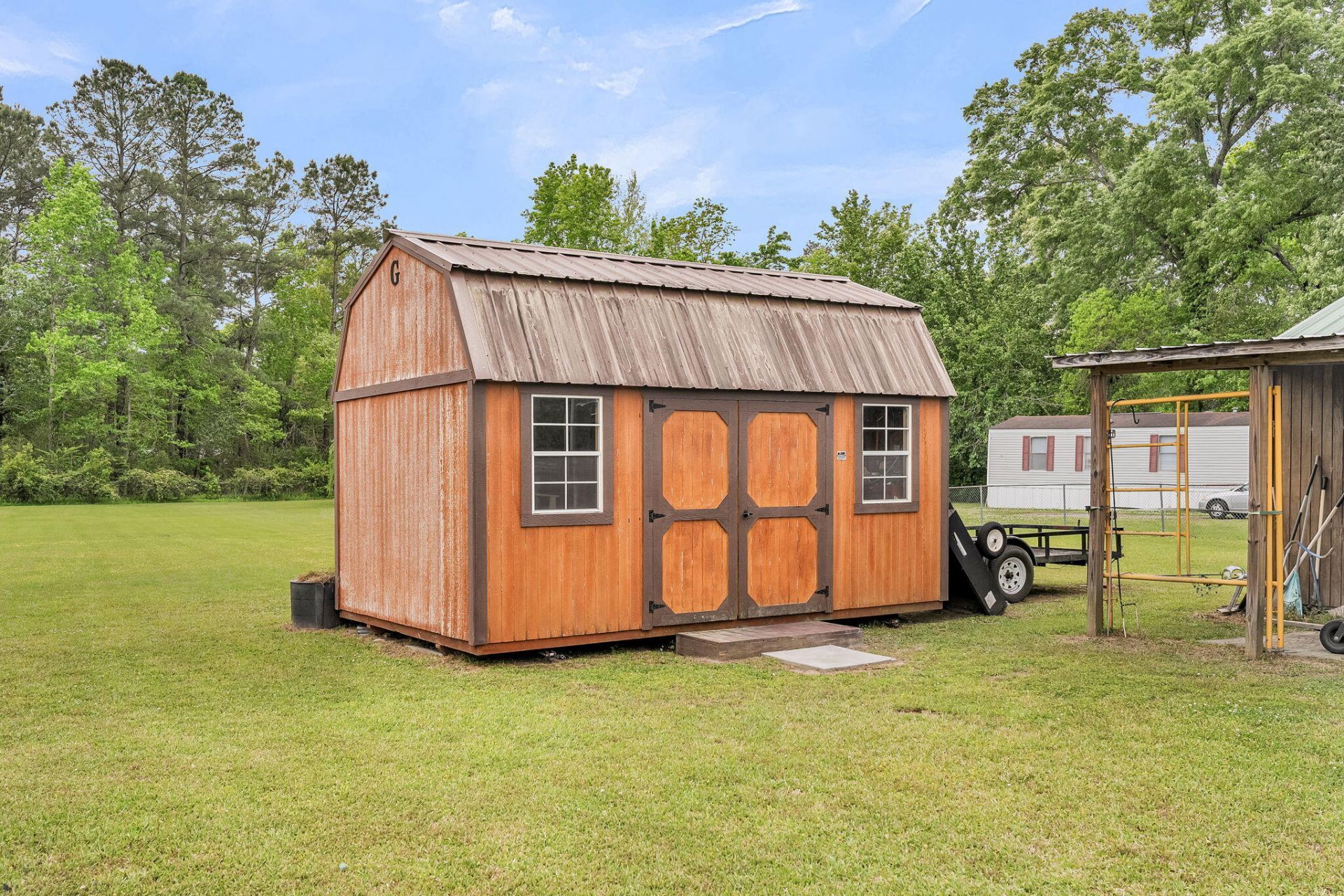 395 Embassy Drive Photo 38