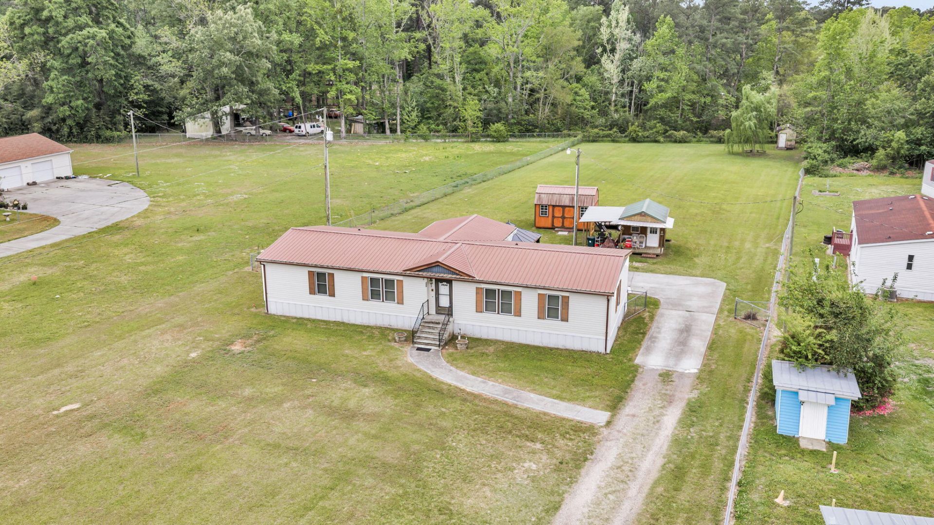 395 Embassy Drive Photo 39