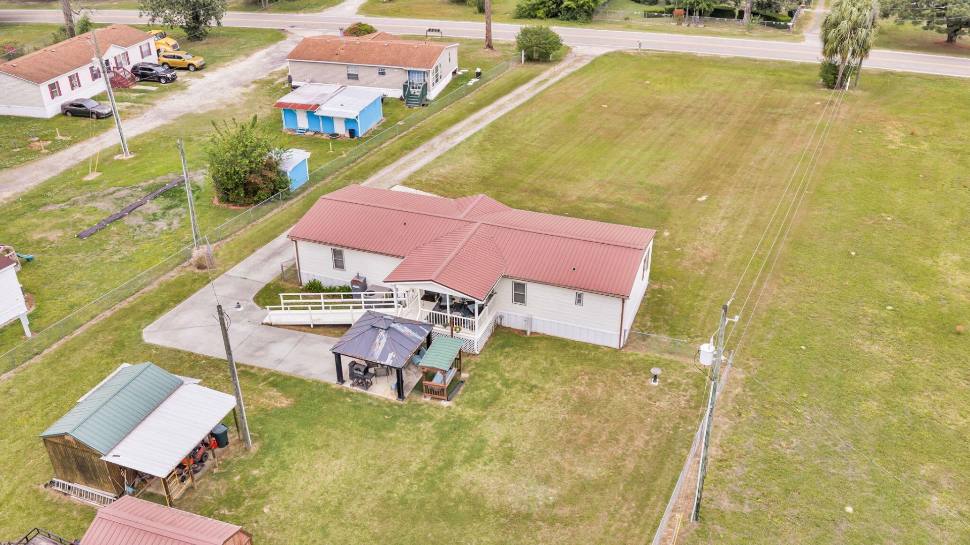 395 Embassy Drive Photo 43