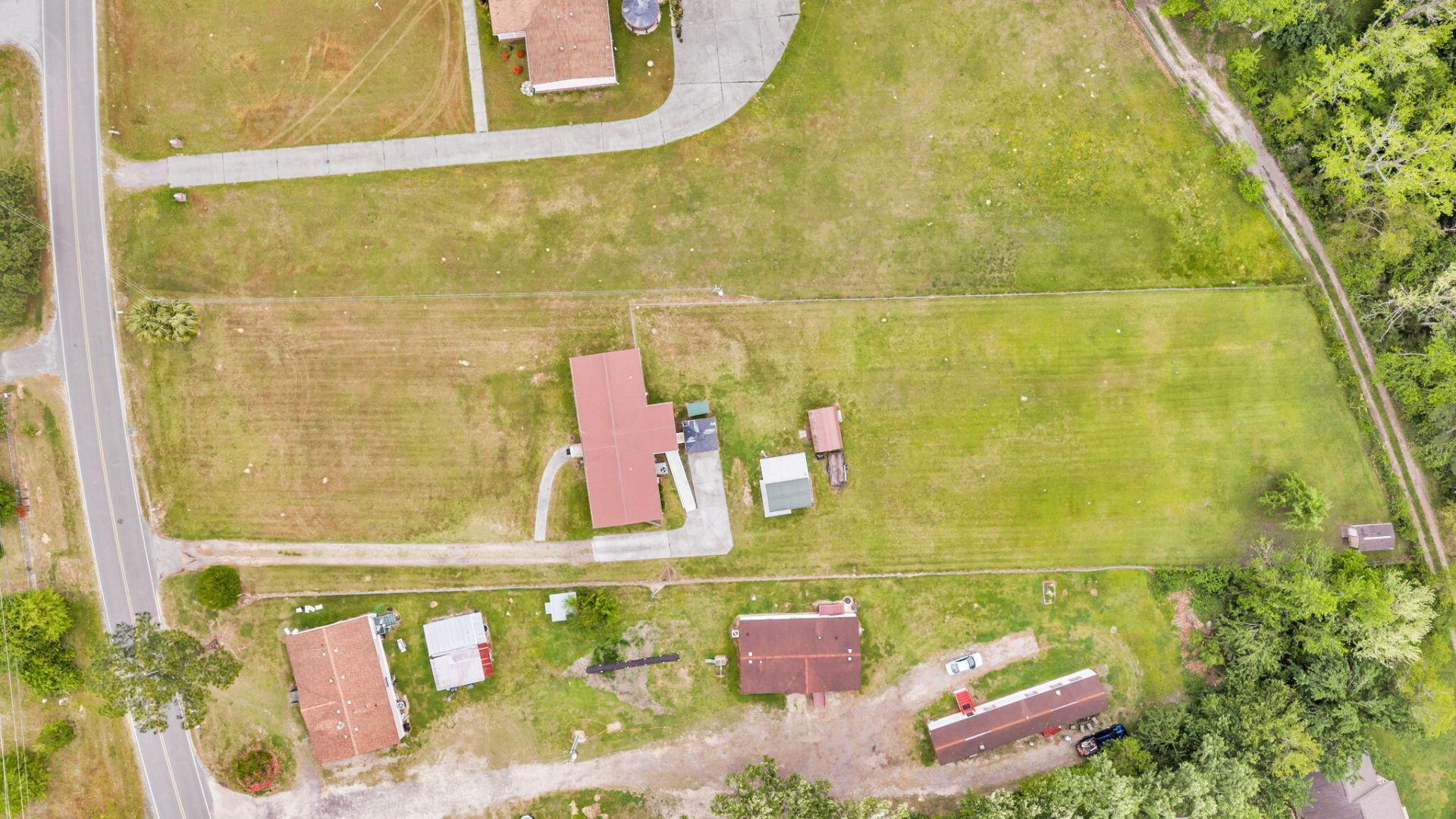 395 Embassy Drive Photo 45