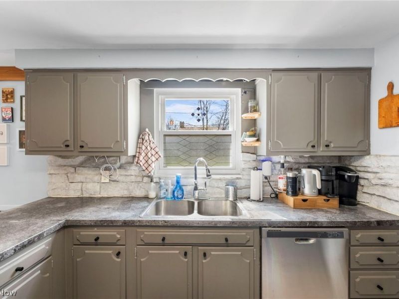 329 Baldwin Drive , Berea, OH 44017 Photo 11