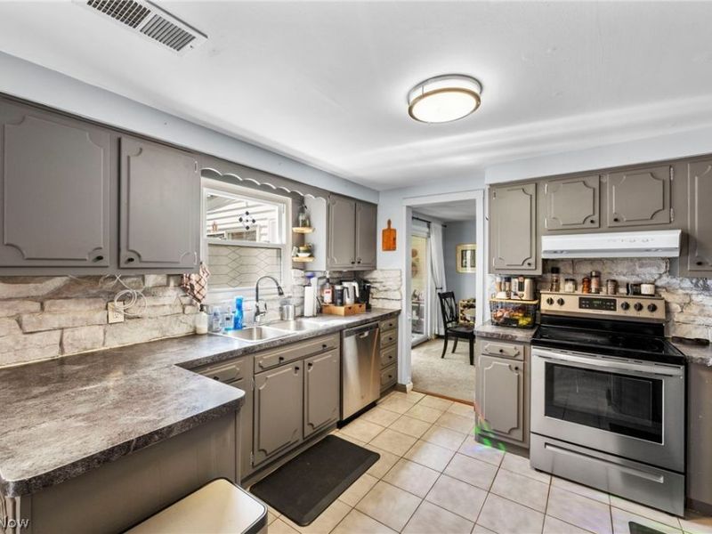 329 Baldwin Drive , Berea, OH 44017 Photo 12