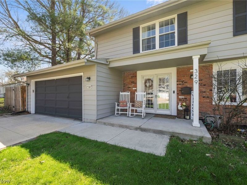 329 Baldwin Drive , Berea, OH 44017 Photo 2