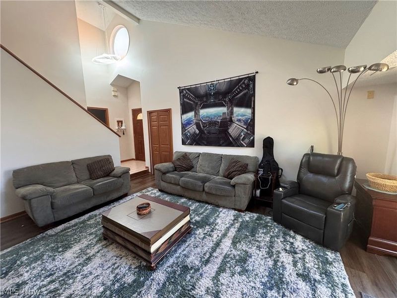 1424 Loop Road, Kent, OH 44240 Photo 2