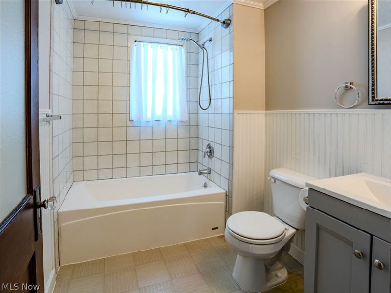 10105 Baltic Road, Cleveland, OH 44102 Photo 15