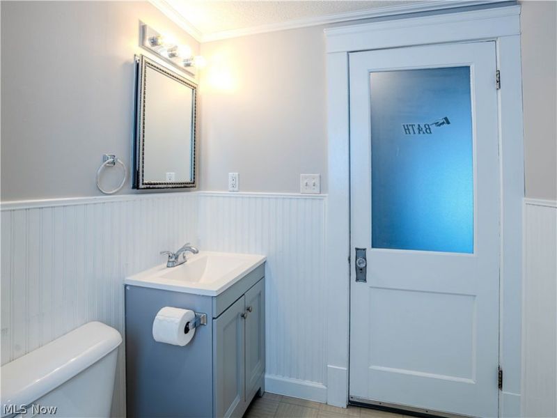 10105 Baltic Road, Cleveland, OH 44102 Photo 16