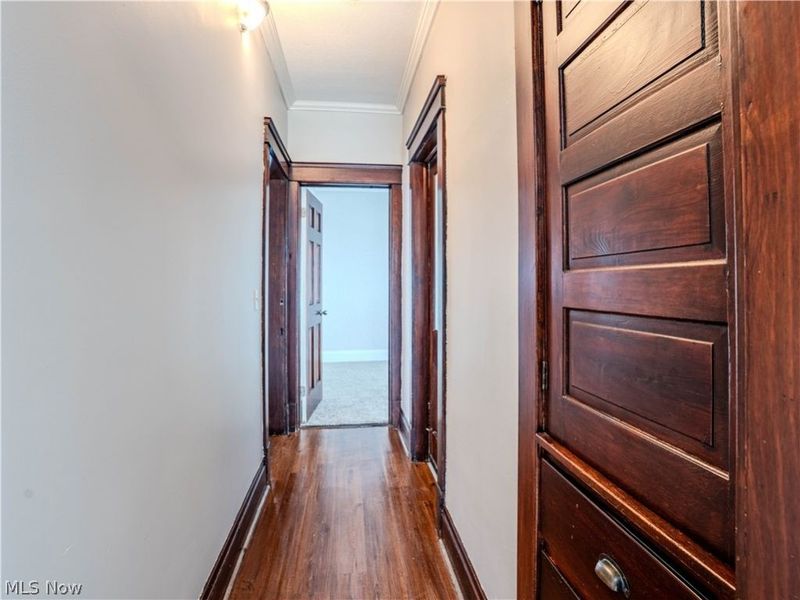 10105 Baltic Road, Cleveland, OH 44102 Photo 19