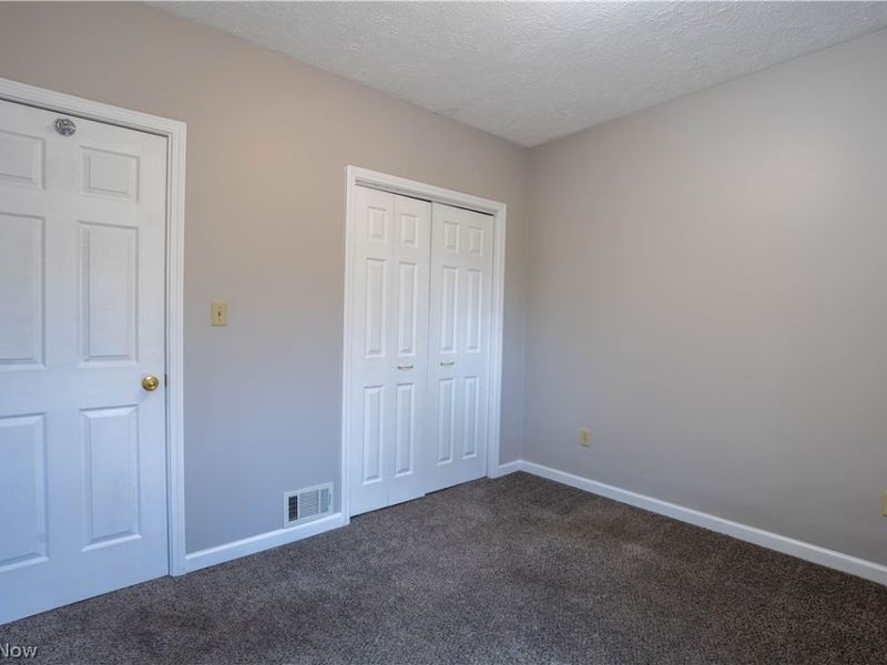 10105 Baltic Road, Cleveland, OH 44102 Photo 35