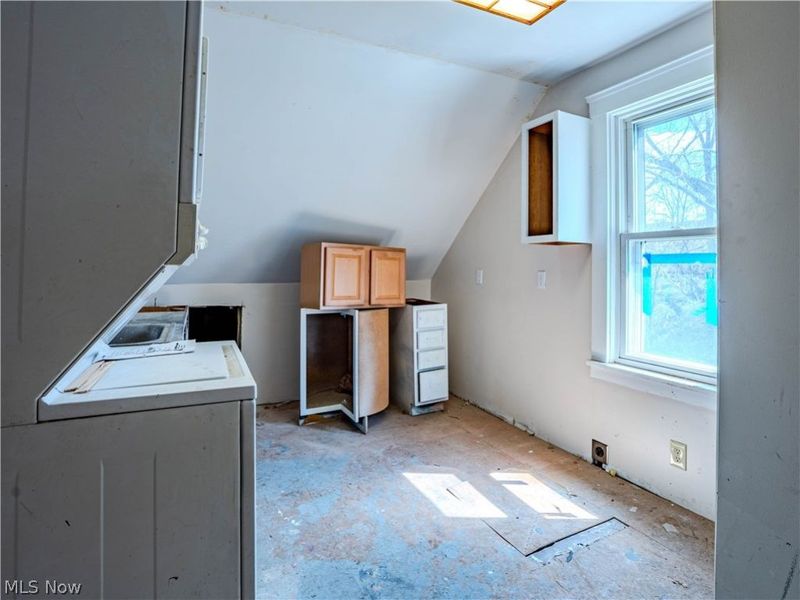 10105 Baltic Road, Cleveland, OH 44102 Photo 38