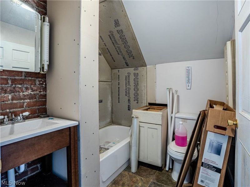 10105 Baltic Road, Cleveland, OH 44102 Photo 39