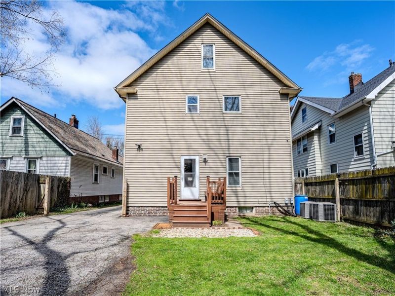 10105 Baltic Road, Cleveland, OH 44102 Photo 45