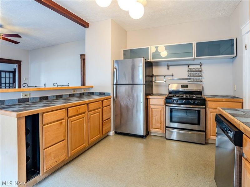 10105 Baltic Road, Cleveland, OH 44102 Photo 5