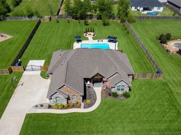 426 Eagle Ridge Drive, Farmington, AR 72730