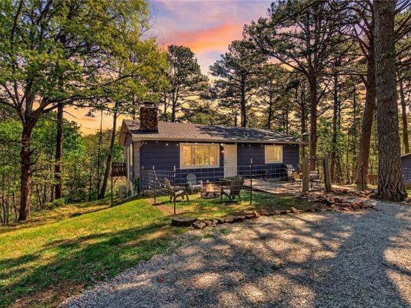 1 Stadium Road, Eureka Springs, AR 72632