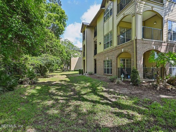 7800 POINT MEADOWS Drive, Unit 322, Jacksonville, FL 32256
