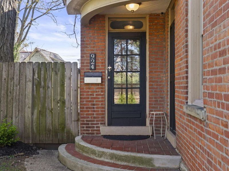 924 Hamlet Street, Columbus, OH 43201 Photo 3