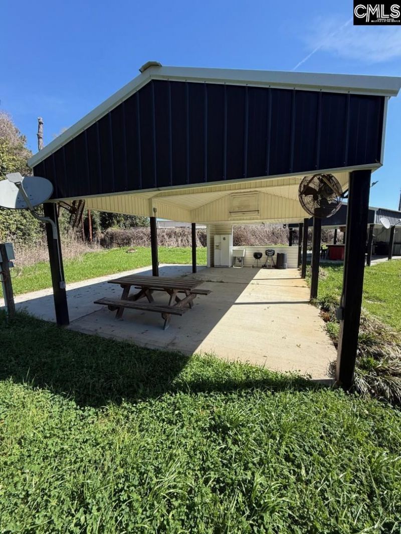 1001 South Stadium Road Photo 6