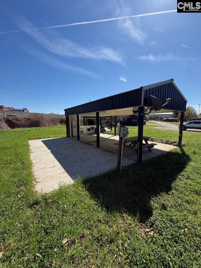 1001 South Stadium Road Photo 8