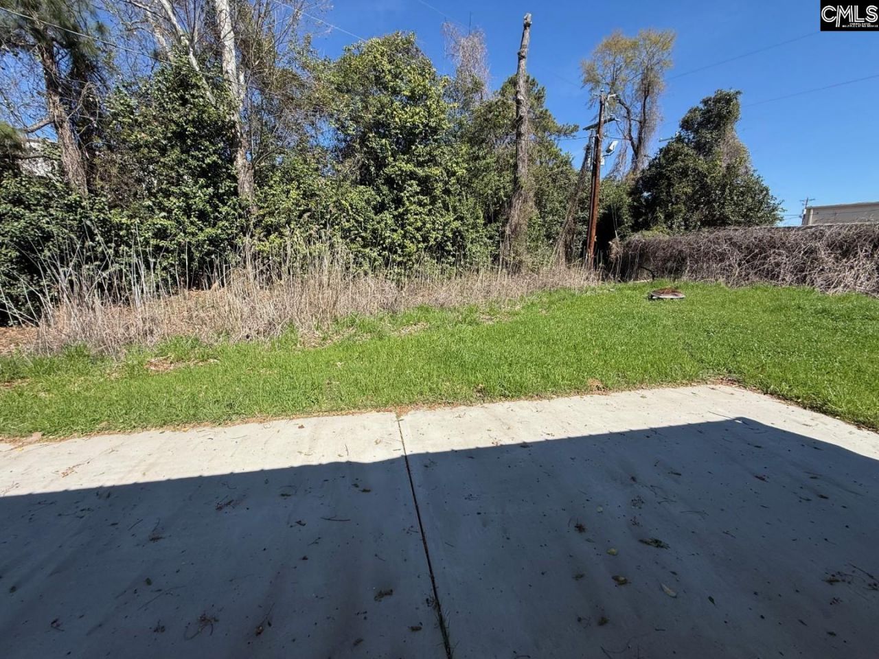 1001 South Stadium Road Photo 9