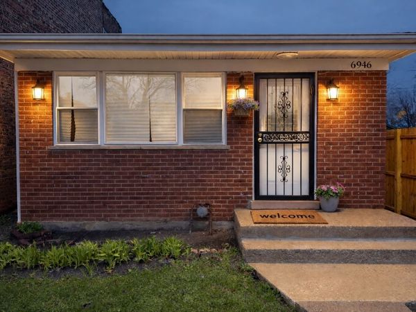 6946 S Loomis Boulevard , Chicago, IL 60636