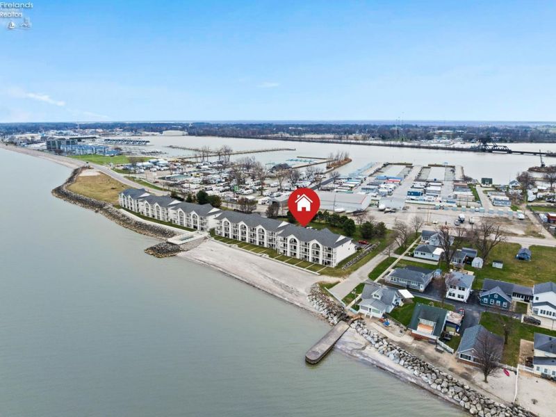 1223 W Lakeshore Drive, Port Clinton, OH 43452 Photo 6