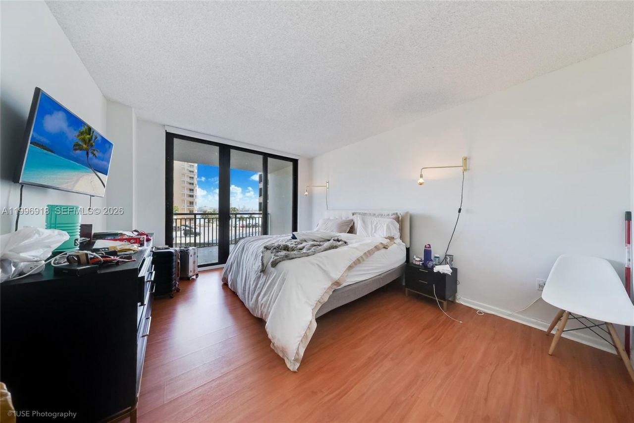 540 Brickell Key Dr, Unit 608, Miami, FL 33131 Photo