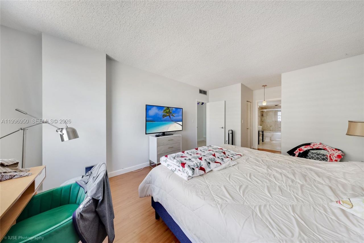 1980 S Ocean Dr , Unit 5F, Hallandale Beach, FL 33009 Photo