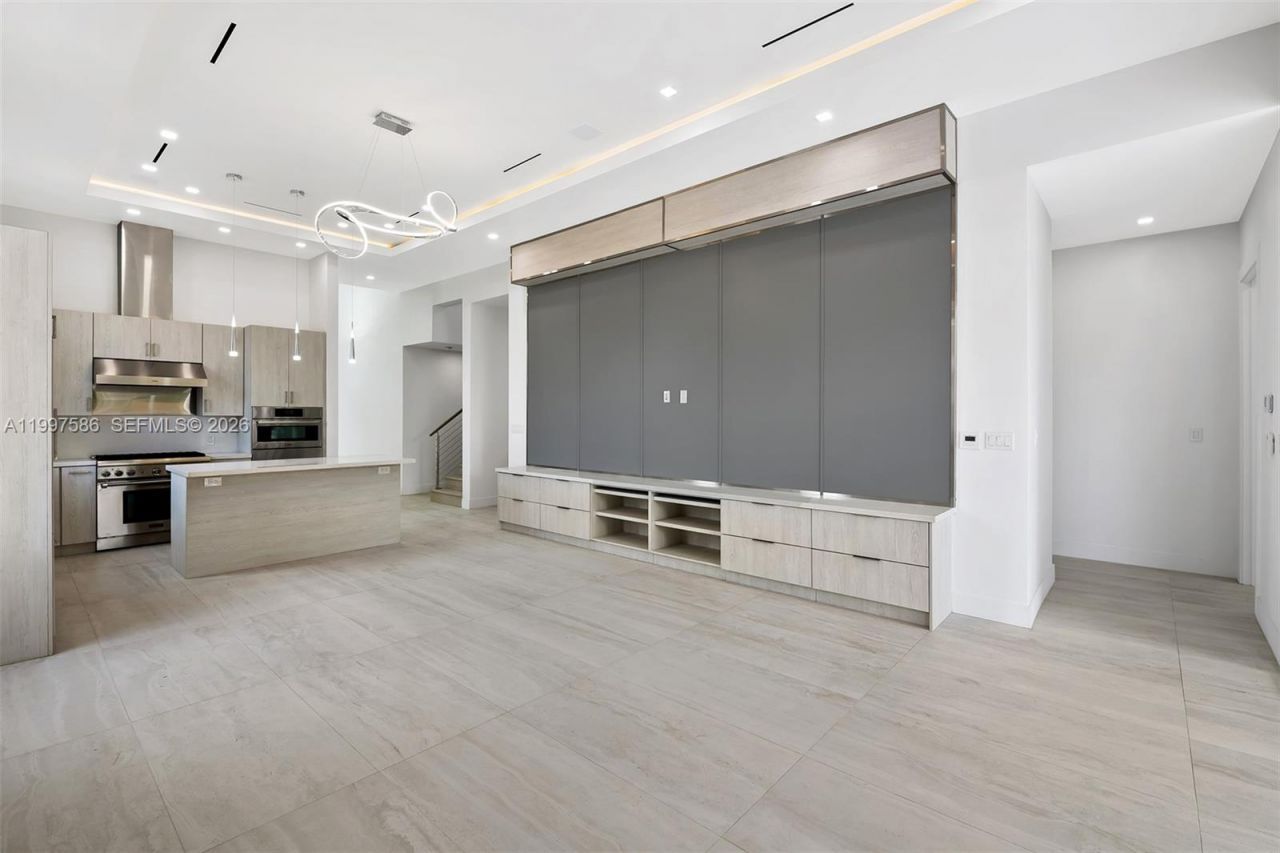 1615 NE 3rd Ct, Fort Lauderdale, FL 33301 Photo