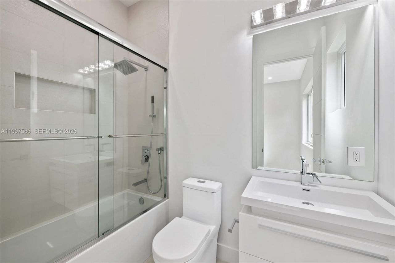 1615 NE 3rd Ct, Fort Lauderdale, FL 33301 Photo