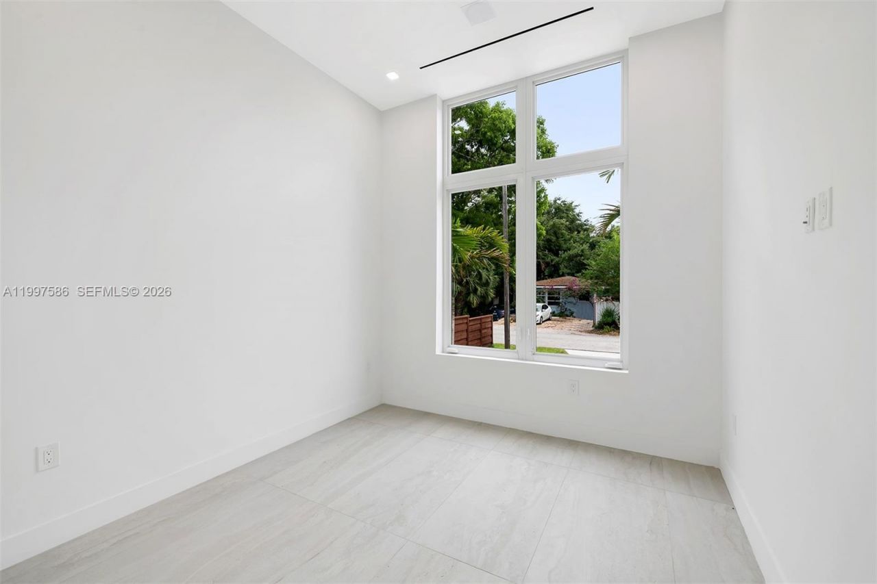 1615 NE 3rd Ct, Fort Lauderdale, FL 33301 Photo