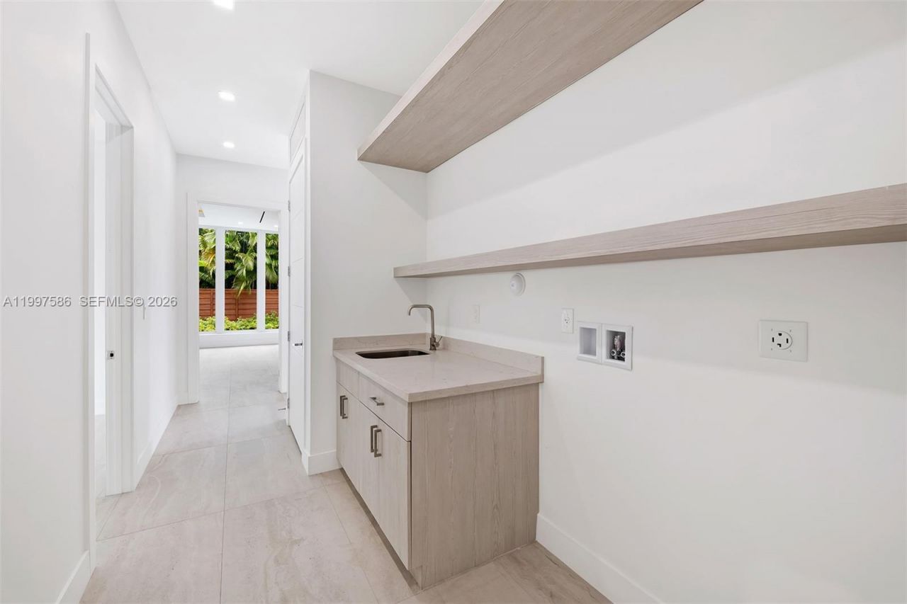 1615 NE 3rd Ct, Fort Lauderdale, FL 33301 Photo