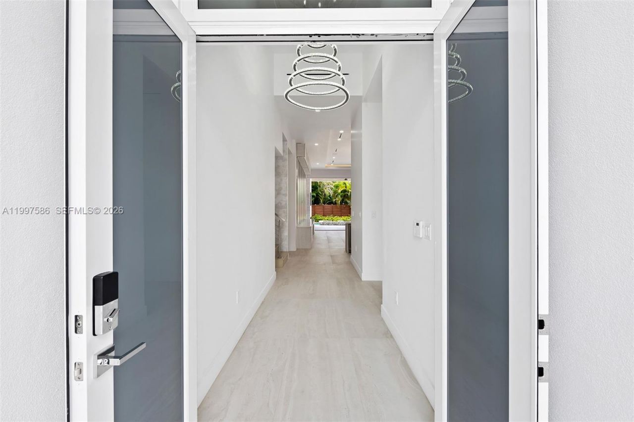 1615 NE 3rd Ct, Fort Lauderdale, FL 33301 Photo