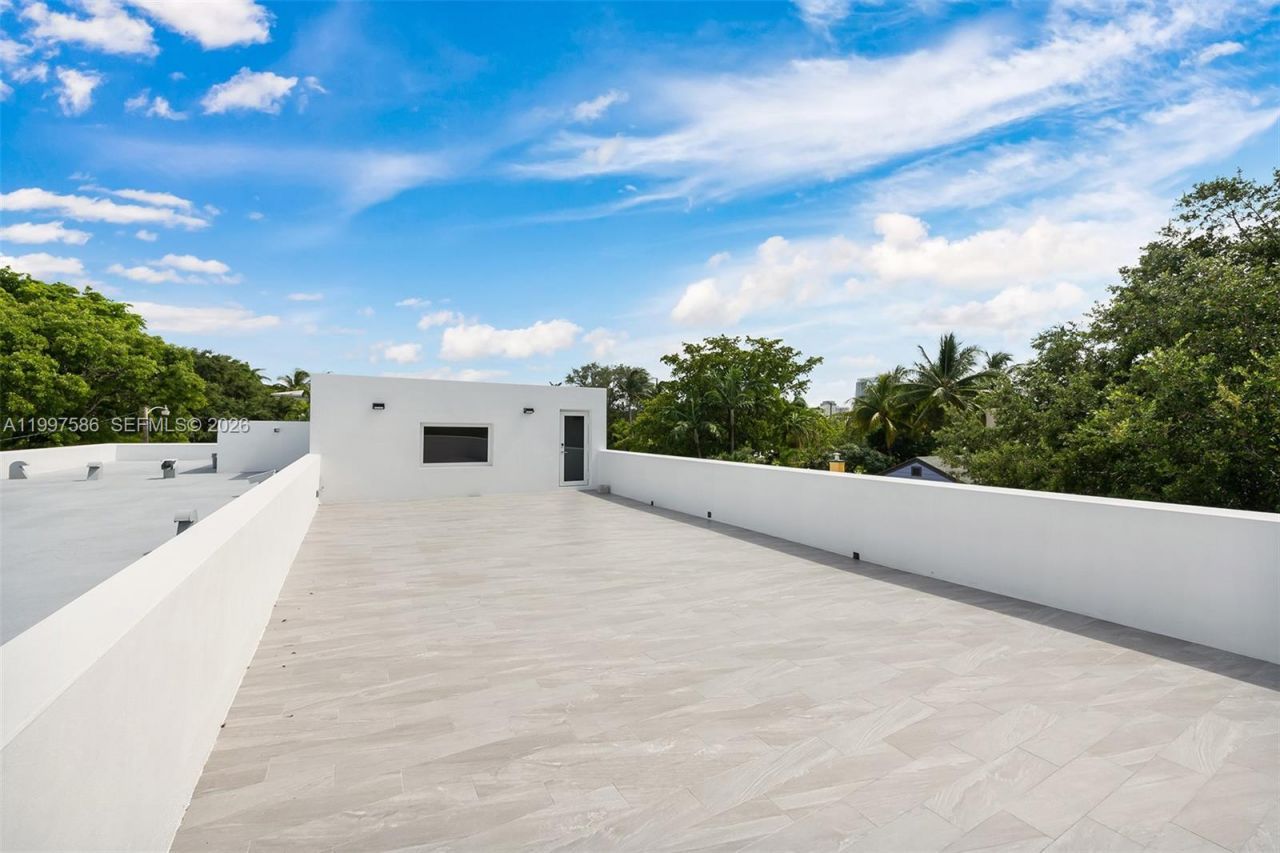 1615 NE 3rd Ct, Fort Lauderdale, FL 33301 Photo