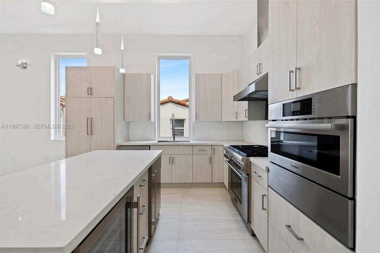 1615 NE 3rd Ct, Fort Lauderdale, FL 33301 Photo