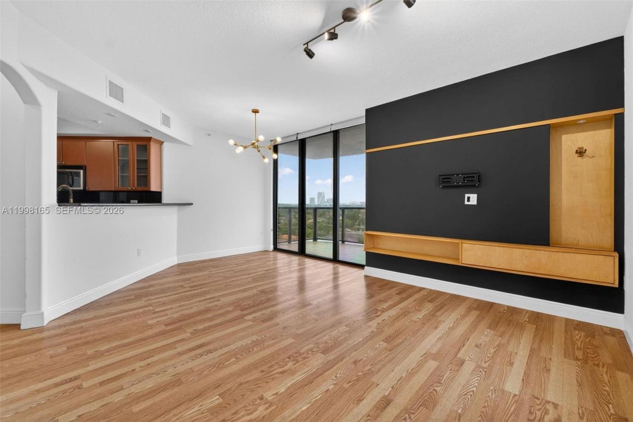 2301 SW 27th Ave, Unit 906, Miami, FL 33145 Photo